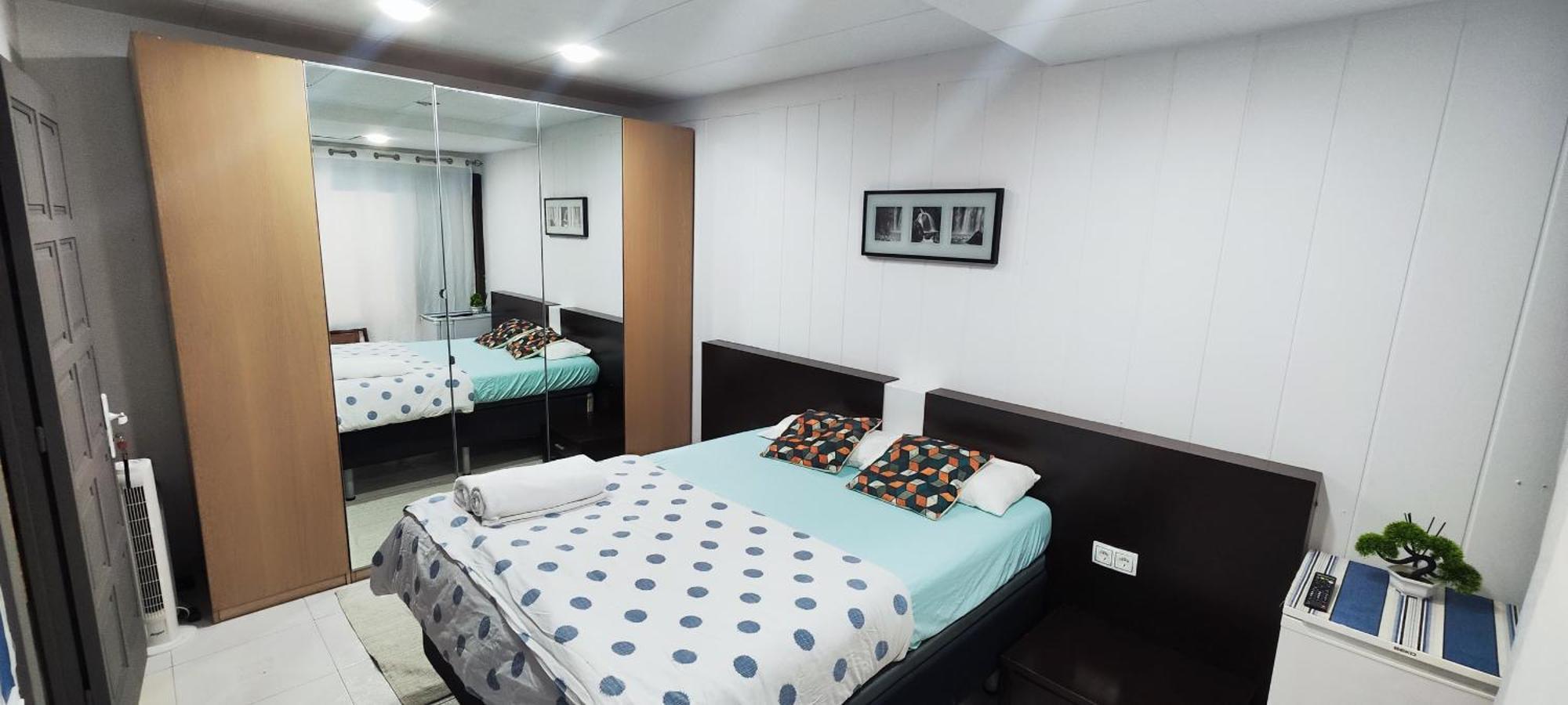 Habitacion En Centro De Barcelona Hotel ภายนอก รูปภาพ